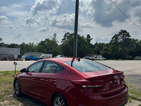 Used 2017 Hyundai Elantra SE FWD image 6