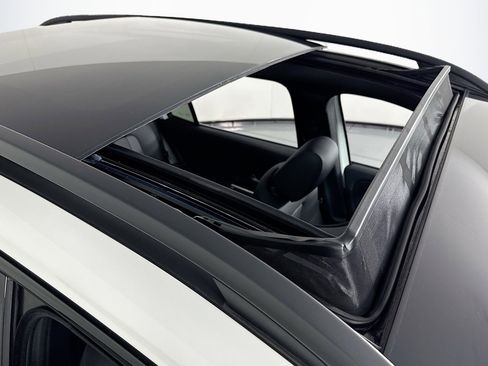 New 2026 Mercedes-Benz GLB 250 image 21