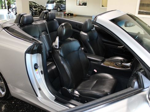 Used 2010 Lexus IS 350C w/ Luxury Pkg RWD image 47