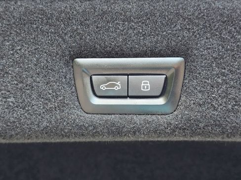 Used 2023 BMW i7 xDrive60 AWD/4WD image 86