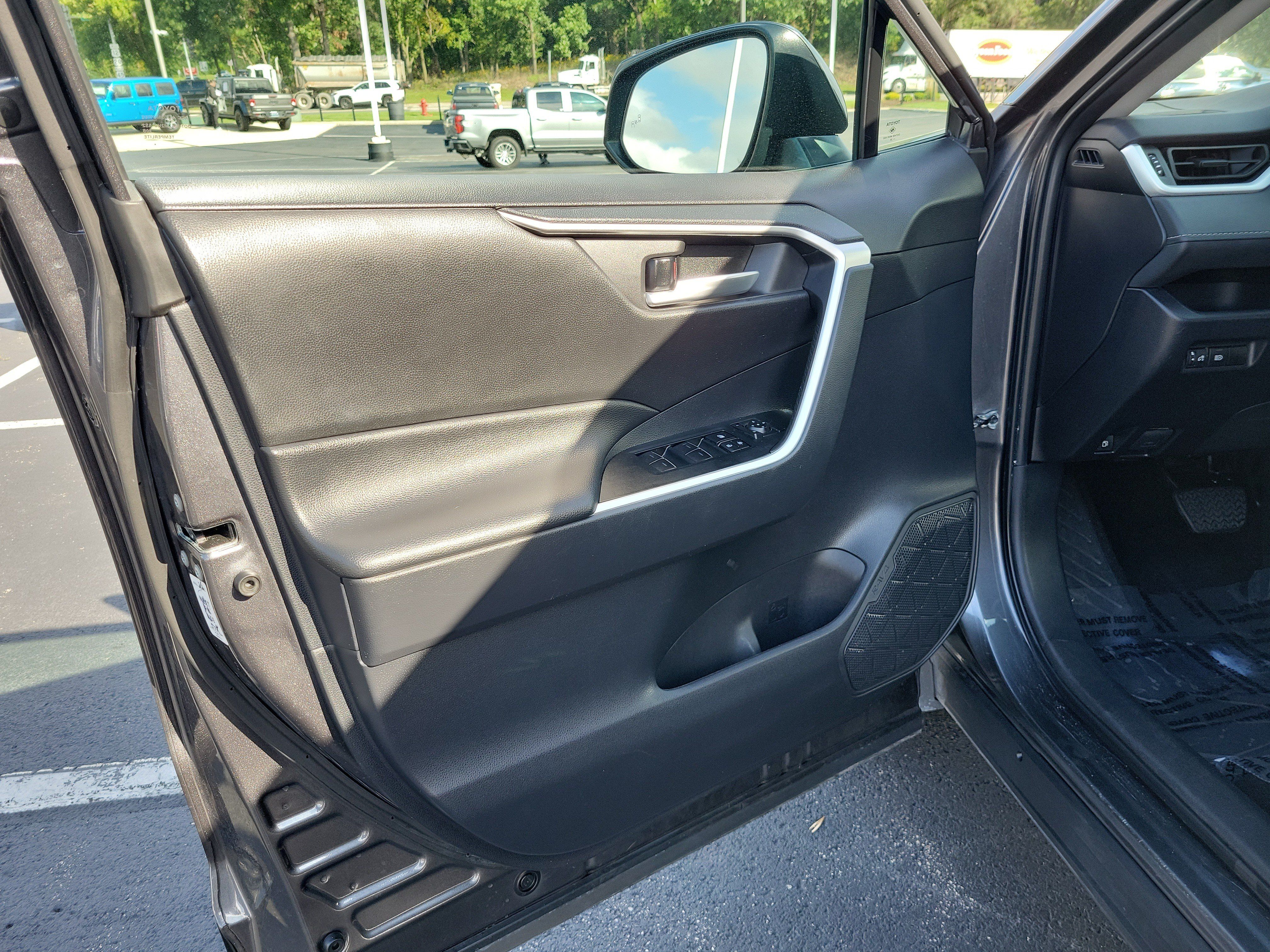 Certified 2025 Toyota RAV4 XLE AWD/4WD image 16