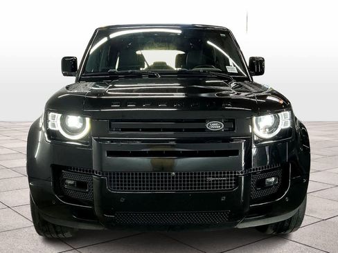 Used 2023 Land Rover Defender 130 X-Dynamic SE image 3