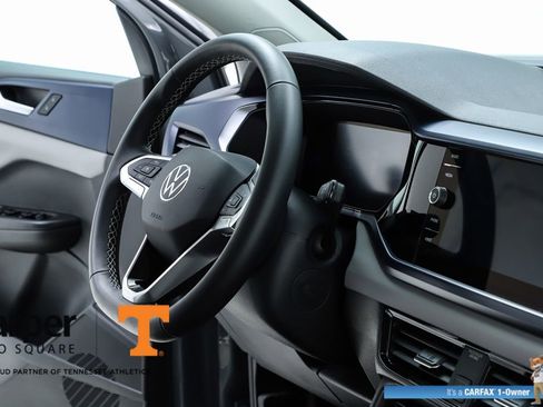 Used 2023 Volkswagen Taos SE w/ Panoramic Sunroof Package image 34
