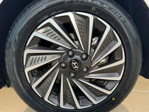 Used 2025 Hyundai Sonata SEL FWD image 18