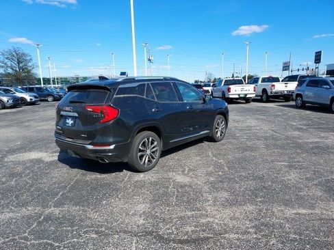 Used 2019 GMC Terrain Denali w/ GMC Pro Grade Package image 3