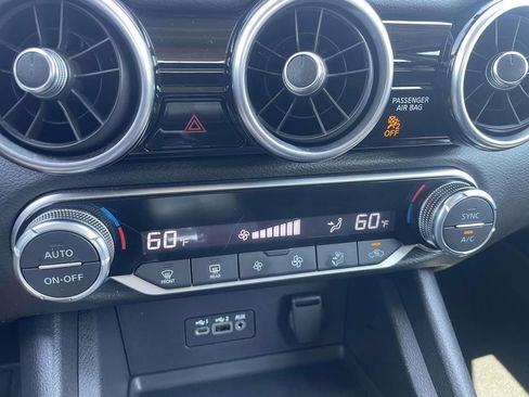 Used 2023 Nissan Sentra SR w/ Midnight Edition Package FWD image 22