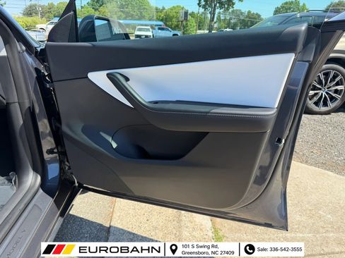 Used 2022 Tesla Model Y Performance AWD/4WD image 22