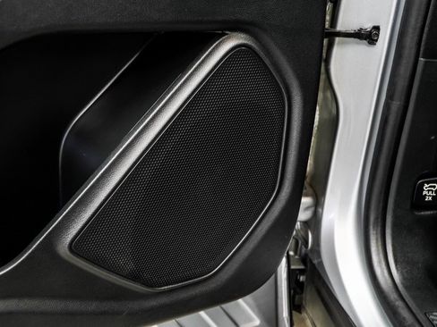 Used 2022 Ford Explorer XLT w/ Equipment Group 202A image 45