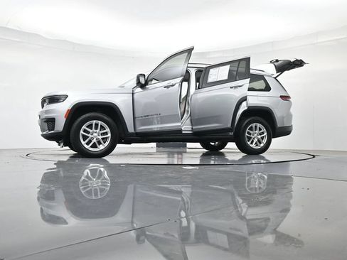 Used 2023 Jeep Grand Cherokee L Laredo w/ Luxury Tech Group I AWD/4WD image 56