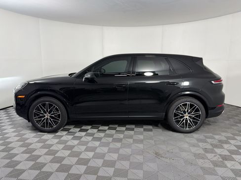 Certified 2026 Porsche Cayenne AWD/4WD image 2