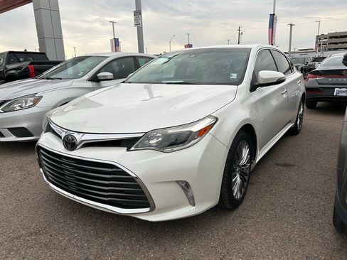 Used 2016 Toyota Avalon Limited image 3
