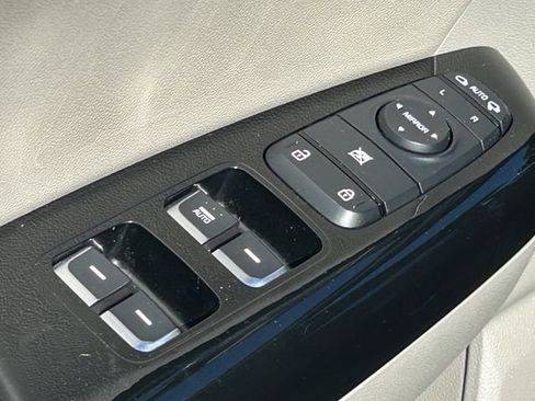 Used 2022 Kia Sportage SX image 28