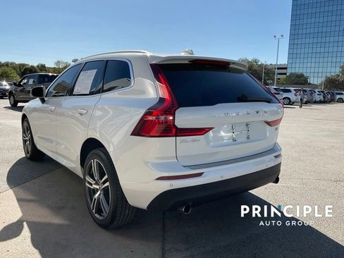 Used 2021 Volvo XC60 T5 Momentum w/ Premium Package image 6