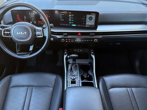 Used 2025 Kia Sorento EX AWD/4WD image 13