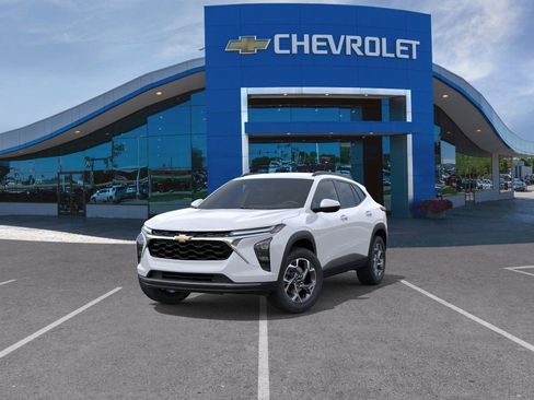 New 2026 Chevrolet Trax LT image 8