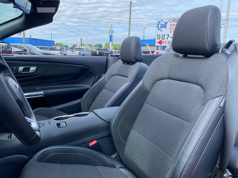 Used 2026 Ford Mustang Convertible RWD image 15