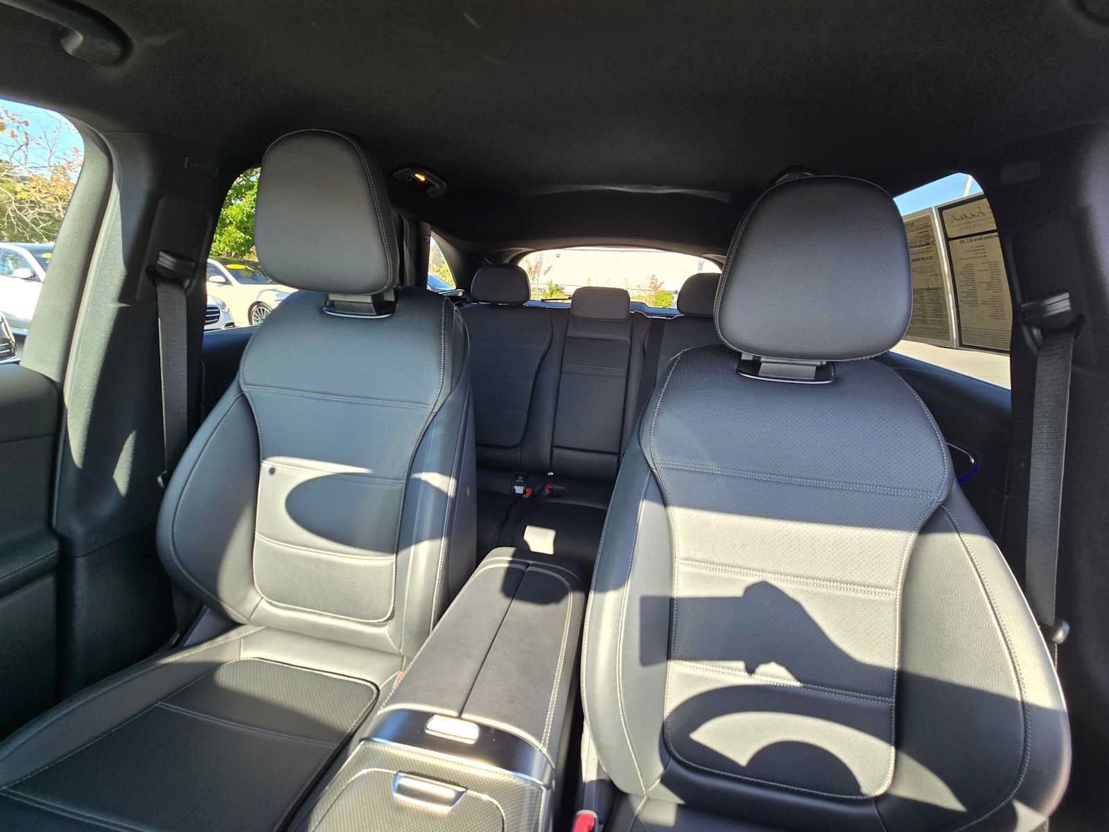 Used 2025 Mercedes-Benz GLC 300 4MATIC image 21