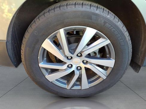 Used 2023 Chevrolet Equinox Premier image 5