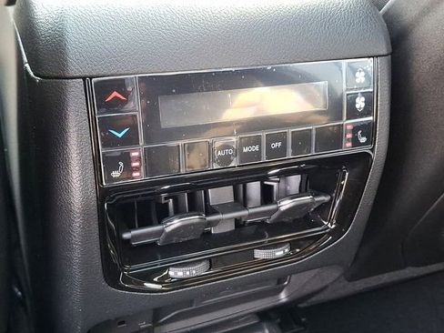 New 2026 Jeep Grand Cherokee L Limited w/ Luxury Tech Group II AWD/4WD image 8