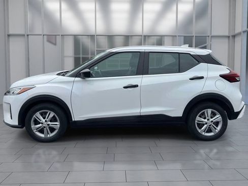 Used 2022 Nissan Kicks S FWD image 5