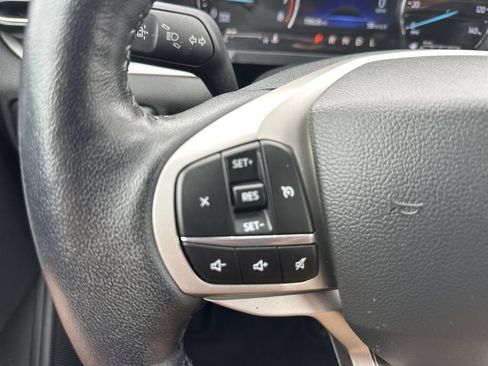 Used 2022 Ford Explorer XLT w/ Equipment Group 202A RWD image 27
