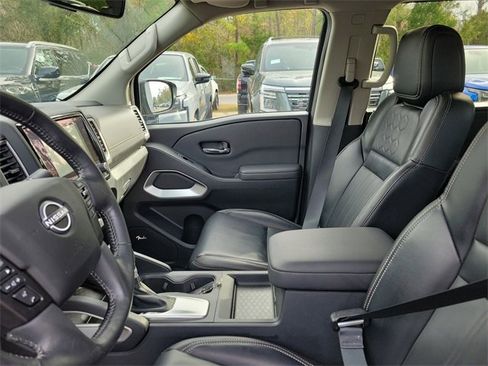 Used 2024 Nissan Frontier SL w/ Technology Package image 11