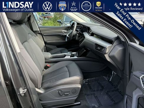 Used 2022 Audi e-tron Premium image 11