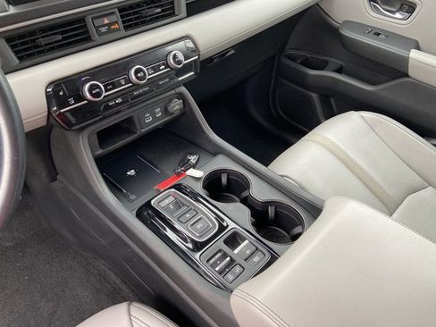 Used 2025 Honda Pilot EX-L image 23