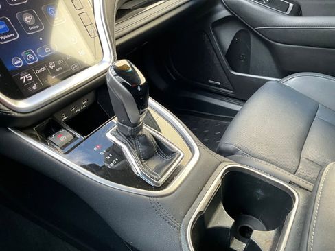 Certified 2022 Subaru Outback Limited image 32