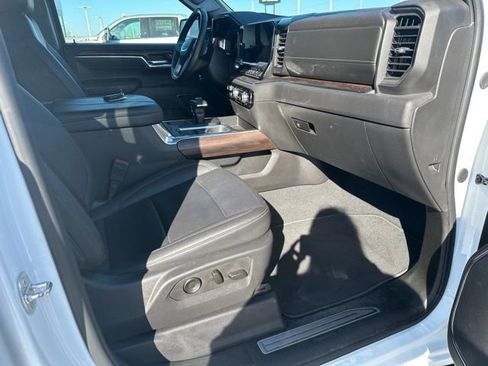 Used 2024 GMC Sierra 1500 SLT w/ SLT Premium Plus Package AWD/4WD image 28