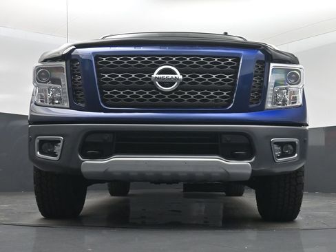 Used 2017 Nissan Titan PRO-4X w/ Pro-4x Convenience Package AWD/4WD image 31