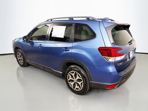 Used 2023 Subaru Forester Premium AWD/4WD image 5