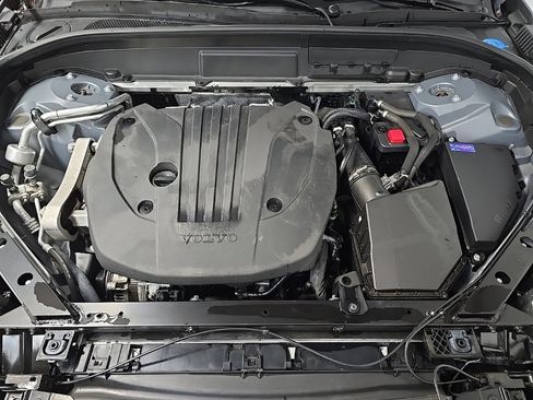 Used 2023 Volvo XC60 B5 Plus image 13