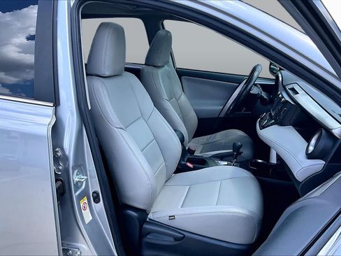 Used 2018 Toyota RAV4 XLE w/ Plus Extra Value Package FWD image 9