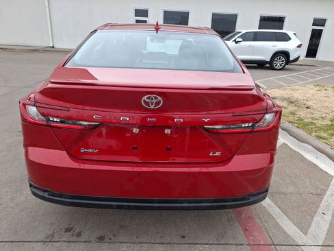 Used 2025 Toyota Camry LE w/ Convenience Package image 5