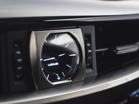 Used 2021 Lexus LX 570 4WD w/ Sport Package image 28