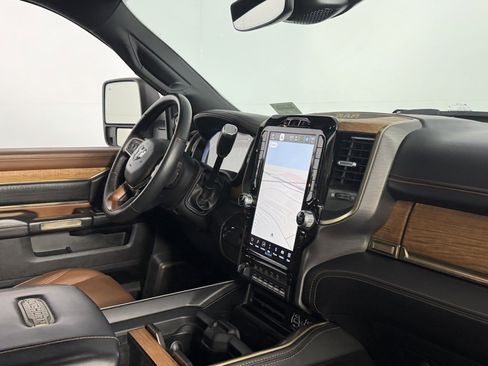 Used 2024 RAM 3500 Limited w/ Safety Group image 33