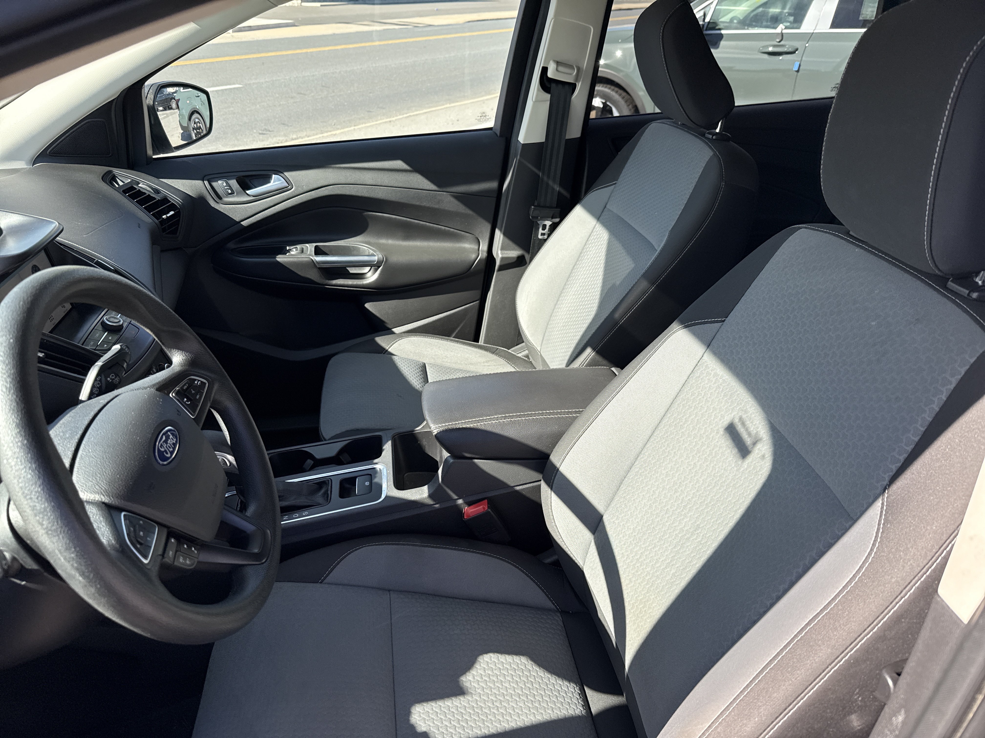 Used 2018 Ford Escape SE w/ Ford Safe & Smart Package AWD/4WD image 12