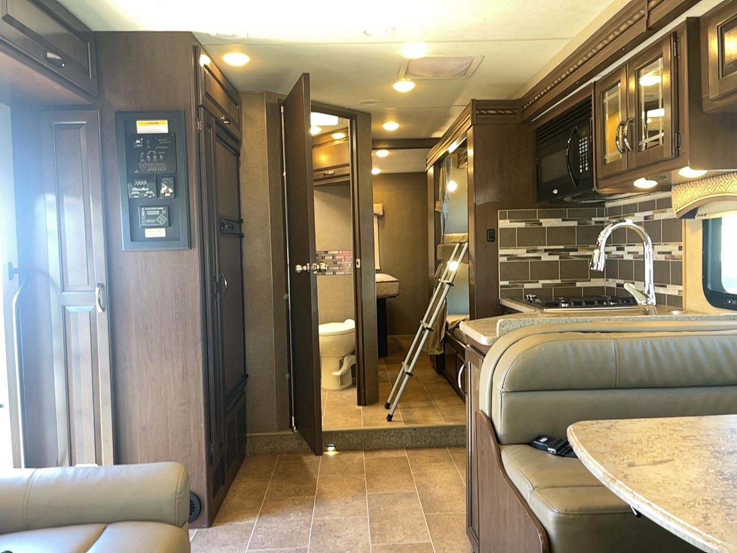 Used 2017 Ford E-450 and Econoline 450 Super Duty w/ Motorhome Prep Package RWD image 18