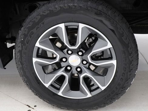 Used 2024 Chevrolet Silverado 1500 LT image 13