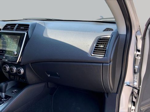 Used 2025 Mitsubishi Outlander Sport SE AWD/4WD image 19