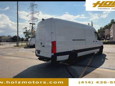 Used 2025 Mercedes-Benz Sprinter 2500 image 8