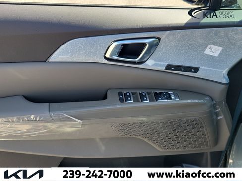 New 2027 Kia Carnival SX FWD image 23