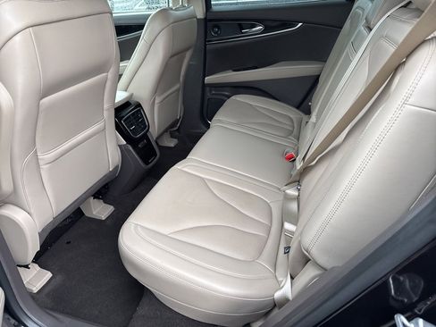 Certified 2022 Lincoln Nautilus Reserve w/ Equipment Group 201A image 11