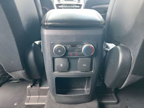 Used 2020 Ford Explorer XLT w/ Equipment Group 202A AWD/4WD image 19
