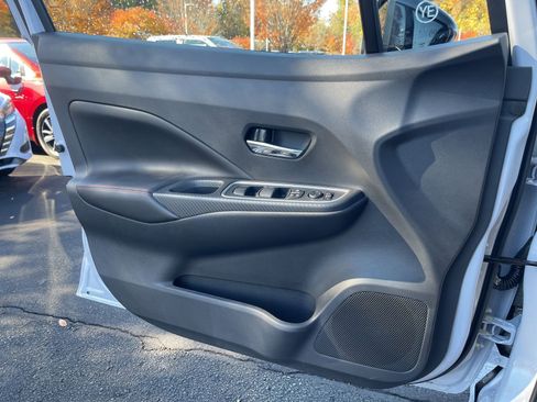 New 2025 Nissan Versa SR image 33