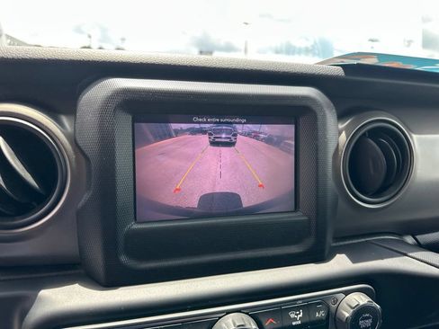 Used 2020 Jeep Wrangler Unlimited Sport S AWD/4WD image 17