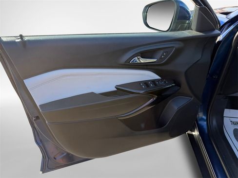 Certified 2024 Chevrolet Trax LT w/ LT Convenience Package image 14