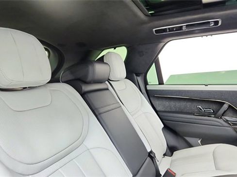 Used 2025 Land Rover Range Rover Sport Autobiography image 25