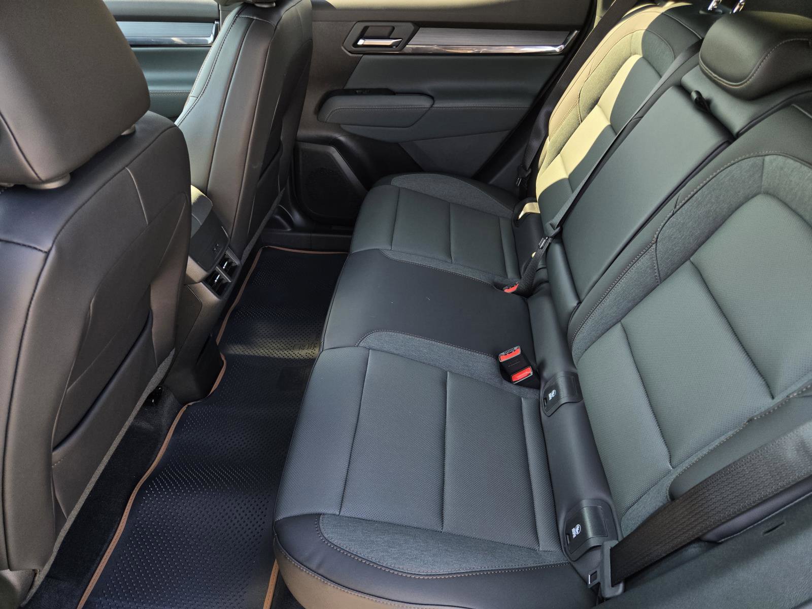 New 2027 GMC Terrain AT4 AWD/4WD image 4